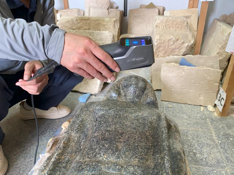 Scanning Stone without Markers (Image 3)